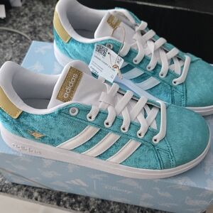 Adidas Kids Turquoise and Gold Sneakers
